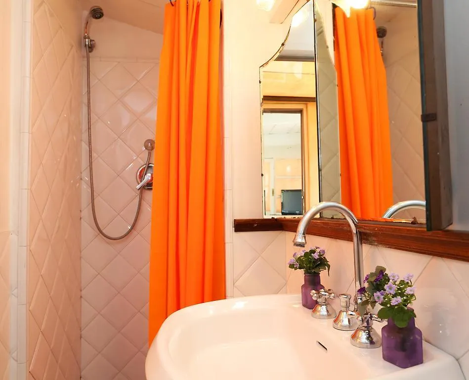 Trastevere Split Level Terrace Apartment - Top Collection Rome