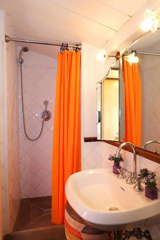 Trastevere Split Level Terrace Apartment - Top Collection Rome Italy