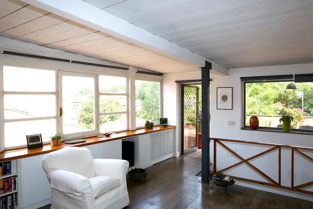 Trastevere Split Level Terrace Apartment - Top Collection Rome