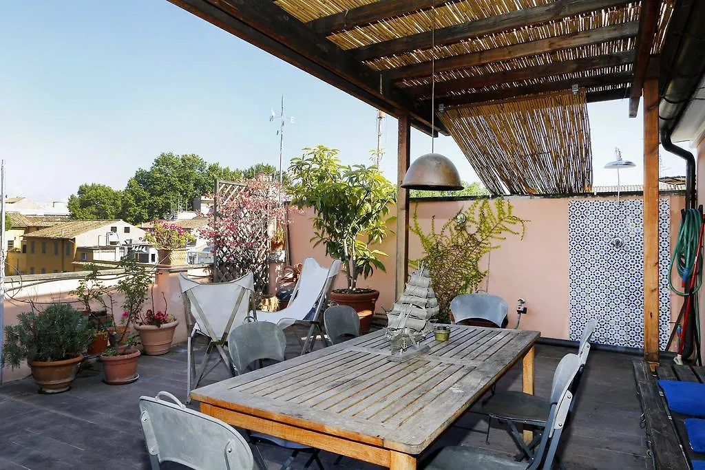 Trastevere Split Level Terrace Apartment - Top Collection Rome